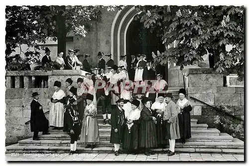 Cartes postales moderne Sonntagskirchgang in Partenkirchen Folklore