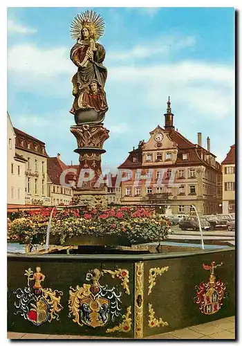 Cartes postales moderne Schwaebisch Gmuend Marienbrunnen u. oberer Marktplatz mit Rathaus