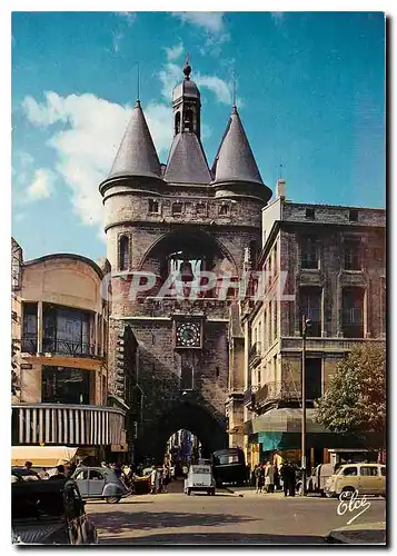 Cartes postales moderne Bordeaux La Grosse Cloche (ancien Hotel de Ville) a droite l'Eglise St-Eloi XIIe au XVe siecle a