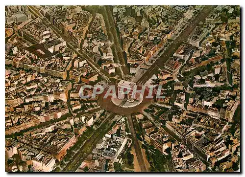 Moderne Karte Paris En avion au-dessus de la Place de l'Etoile. Au centre  l'Arc de Triomphe
