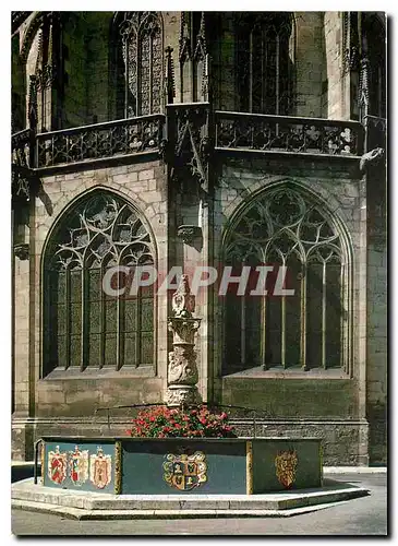 Cartes postales moderne Schwaebisch Gmuend Loewenbrunnen am gotischen Muensterchor