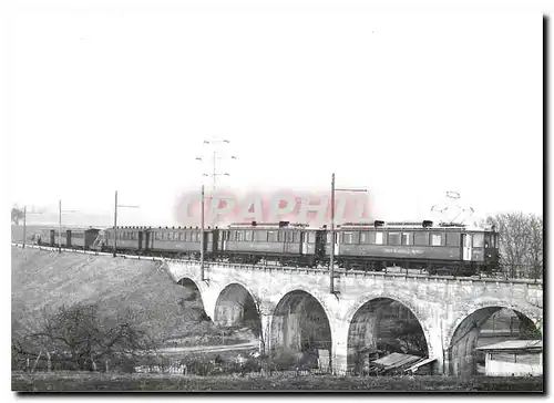 Moderne Karte Train de skieurs en double-traction sur le pont de l'Asse Mars 1964