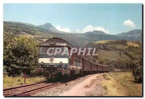 Cartes postales moderne Locomotive A1A - A1A 68076 de la serie 68001 a 83 en tete de l'express Le Mont Dore-Paris juille