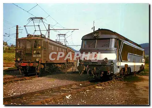 Moderne Karte La BB-4218 et 4202 cotoient en juillet 1971 la locomotive diesel A1A-A1A-68028 a Severac-le-Chat