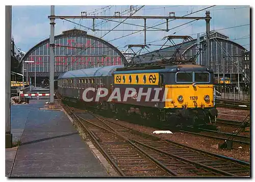 Cartes postales moderne La 1128 est vue en juillet 1978 au depart d'Amsterdam-C.S. avec un express pour Koeln