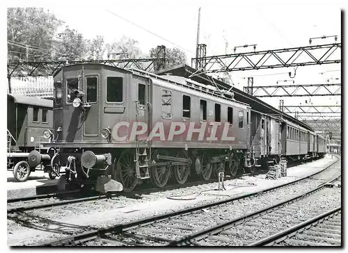 Cartes postales moderne Die Probelock BN Ce 6/6 21 mit gemischtem Zug nach Neuenburg im alten Bahnhof Bern wenige Jahre