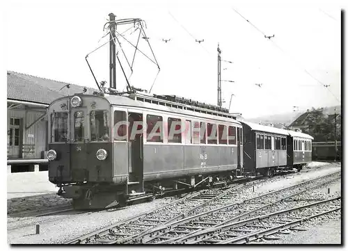 Cartes postales moderne Nach der Fusion RhB/ChA 1942 finden Berninabahn-Triebwagen und Stammnetz-Personenwagen auf der A