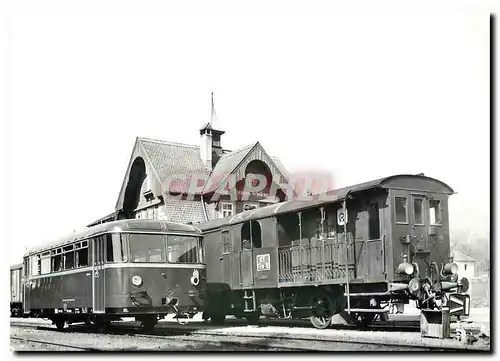 Cartes postales moderne Db-Schienenbus probehalber auf d. ST neben FZm 1/2 11