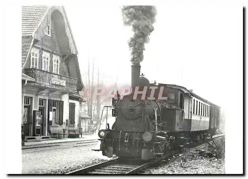 Moderne Karte St E 3/3 5 mit dem MThB B3 und FZ 51 in Sursee-Stadt