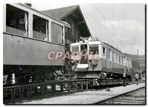 Cartes postales moderne Zweisimmen arrivee des automotrices BFe 4 4 3001 3004 Preparation de la descente du wagon CFF