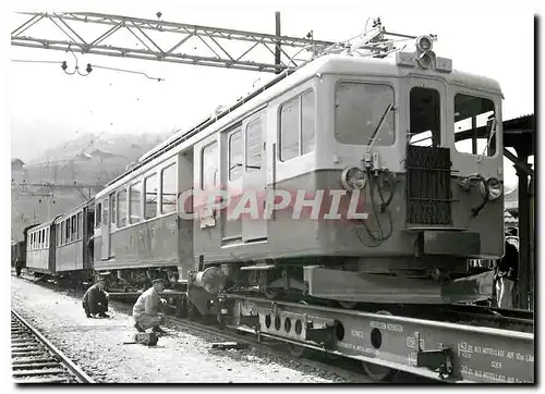 Cartes postales moderne Zweisimmen arrivee des automotrices BFe 4 4 3001 3004 La descente du wagon CFF est engage