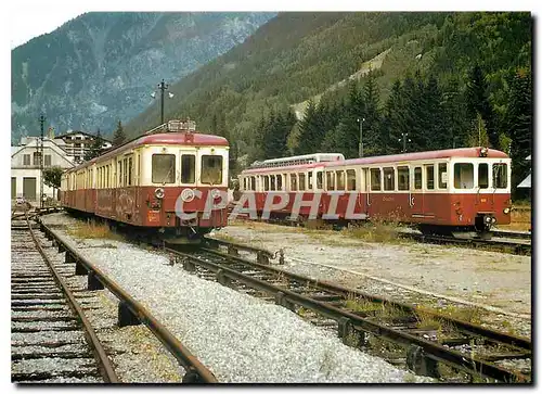 Cartes postales moderne Compositions SNCF et MC cote a cote en gare de Chamonix