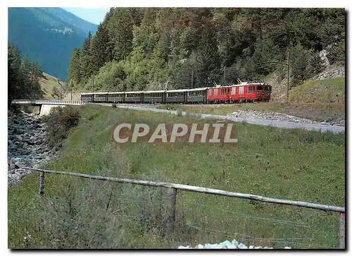 Cartes postales moderne Tram Gem 4 4 802 et Gem 4 4 801 descendant de Miralago sur Brusio avec l'ancien