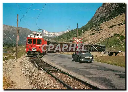 Cartes postales moderne Tram ABe 4 4 46 au passage a niveau en dessous de la Station Bernina Suot