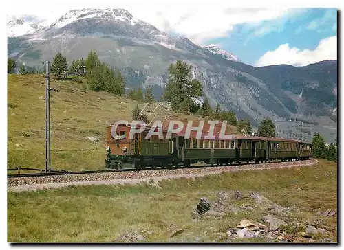 Cartes postales moderne Tram Ge 2 4 221 avec un train regional au dessus de Punt Muragl