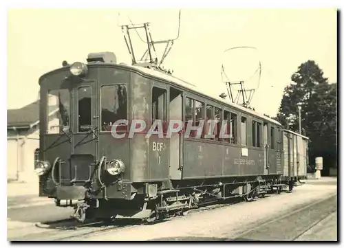 Moderne Karte Automotrice BCFe 4 4 1 dans son etat d'origine avec livree rouge