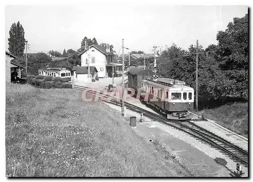 Cartes postales moderne Train Marchandises quittant Apples pour Biere Au fond a gauche la navette pour l'Isle