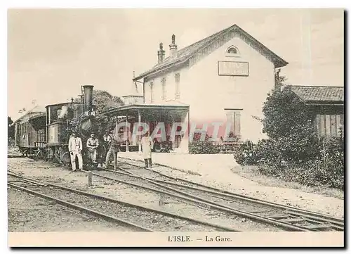 Cartes postales moderne L'Isle La Gare On pose pour le photographe La facade ouest de la gare a recu une couverture meta