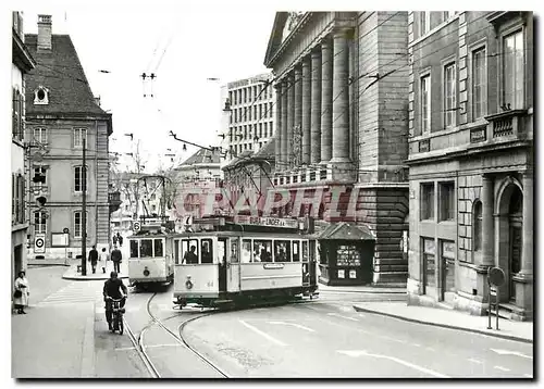 Moderne Karte Tram Be 2 2 64 descendant vers la place Purry et Be 2 2 33 montant vers la Gare