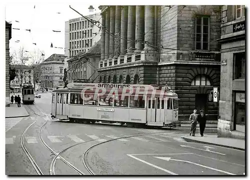 Cartes postales moderne Tram Ce 4 4 82 dans la boucle du tour de ville devant l'Hotel de Ville