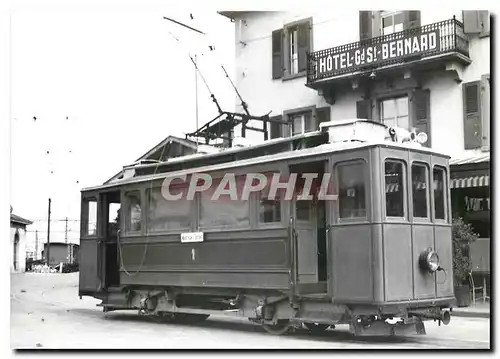 Cartes postales moderne Tram Ce 2 2 1 au terminus de la gare a Martigny