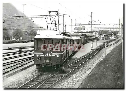 Cartes postales moderne Nouvelle gare de Stansstad et materiel LSE