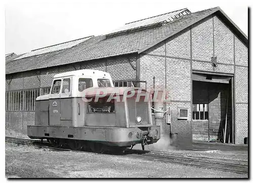 Moderne Karte St Valery Canal le tracteur 352 fait le plein