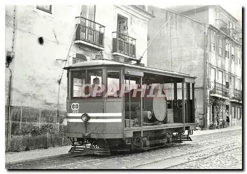 Cartes postales moderne Selten trifft man Arbeitstriebwagen in Lissabon Hier der Wasserwagen 389 der Carris