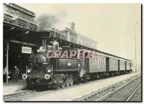 Cartes postales moderne Die heutige CSD 422 o25 mit zeitgenossischen Wagenmaterial im Bahnhof