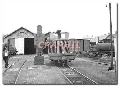 Cartes postales moderne Tracteur faisant le plein devant le depot de Berck Plage