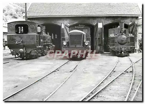 Cartes postales moderne SLM 404 tracteur CFD Y et Five Lille 61 devant le depot de Cheylard