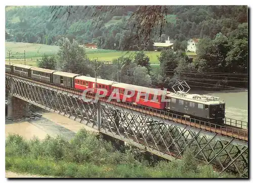 Ansichtskarte AK Tram Ge 4 4 1 606 Kesch avec train direct sur le viaduct de Reichenau Tamins