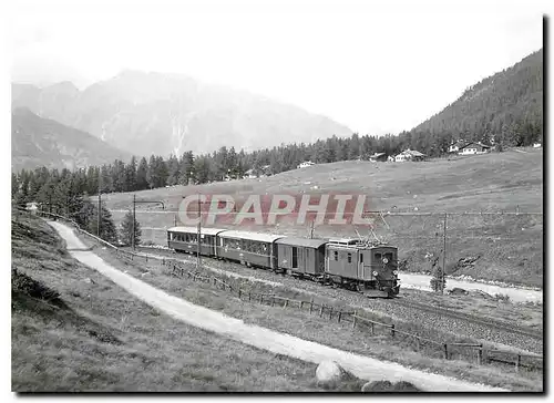 Cartes postales moderne Tram Ge 2 4 221 montant de Punt Muragi a Pontresina