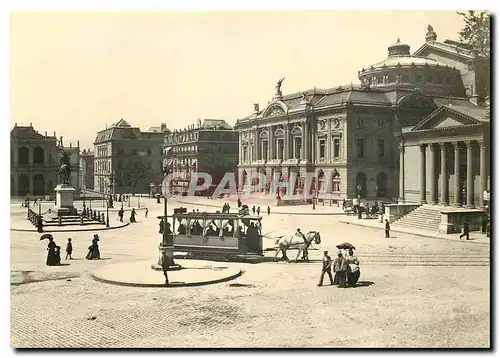 Cartes postales moderne Place Neuve voiture se dirigeant vers la rue de la Corraterie