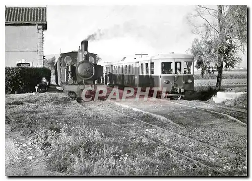 Cartes postales moderne Croisement en gare de San Julian train vapeur pour Coin et autorail Billard de Fuengirola