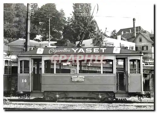 Cartes postales moderne Motrice en attente de service a la gare aux marchandises