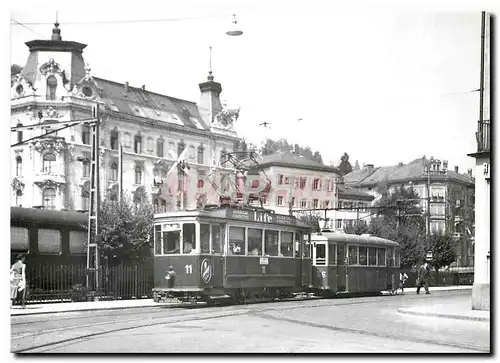 Moderne Karte Auf der letzfen Tramlinie verkehrien modern wirkende Zuge