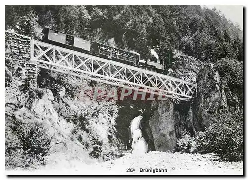 Cartes postales moderne Brunigzug mit einem der beruhmten Aussichtswagen