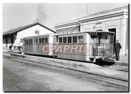 Cartes postales moderne Autorail a Bogies et remorque a plate forme ouverte