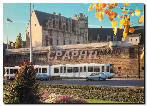 Moderne Karte Nantes Le Tramway devant le chateau des ducs de Bretagne