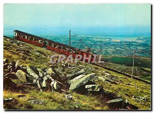 Cartes postales moderne Le petit train de la Rhune Pyreneese Atlantiques au fond Saint Jean de Luz