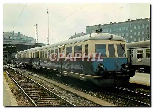 Cartes postales moderne Tegernsee Bahn diesel rail car at Munich Main Station