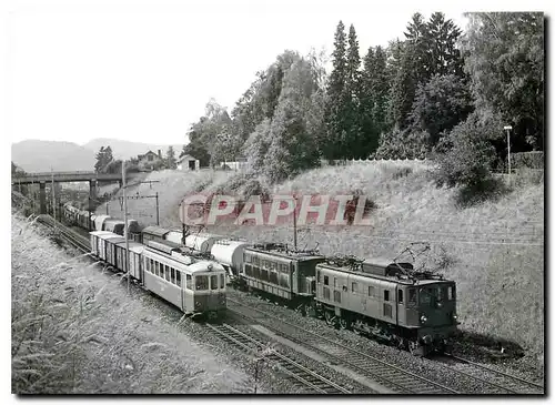 Cartes postales moderne Tram SBB Ae 3 6 10453 und Ae 4 7 11006 uberholen mit einem schweren Guterzug Basel Olten