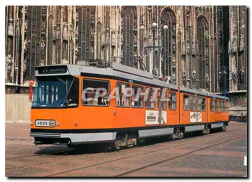 Cartes postales moderne City of Milan articulated tramcar 4905 in front of the cathedral