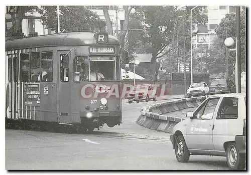 Moderne Karte Gros plan sur le Mongy Tramway articulate Duwag 377