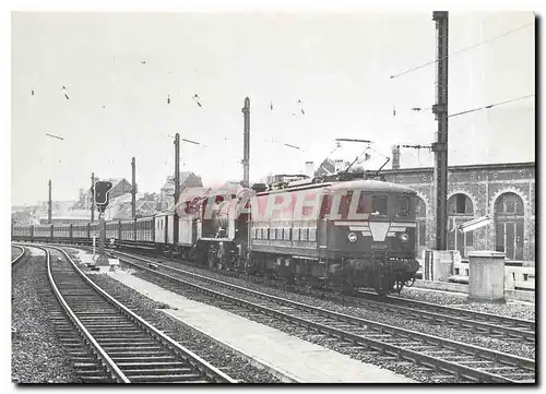 Moderne Karte Remorque d'un train (machine � vapeur et voiture GC) par une locomotive �l�ctrique