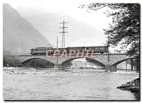 Cartes postales moderne Train pour Mesocco franchissant la Moesa pr�s de Castione