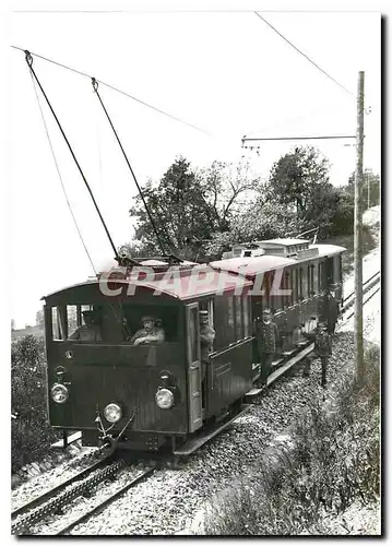 Moderne Karte Train dans la rampe des passes a l'ouverture de la ligne