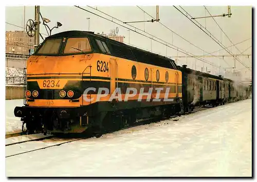 Cartes postales moderne La  BB 6234 avec une rame de voitures types M1 � Charleroi-Ouest le 13 janvier 1985