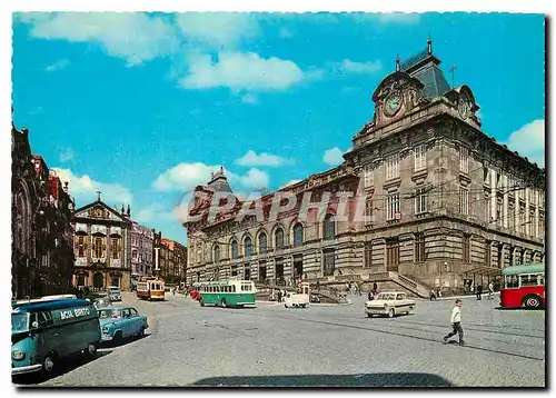 Place Almeida Garrett et la Gare de St Dento